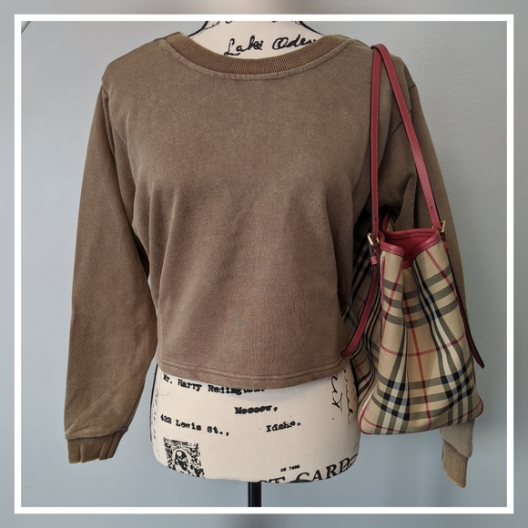 Reversible Tying Pattern Top - Picture 2 of 5